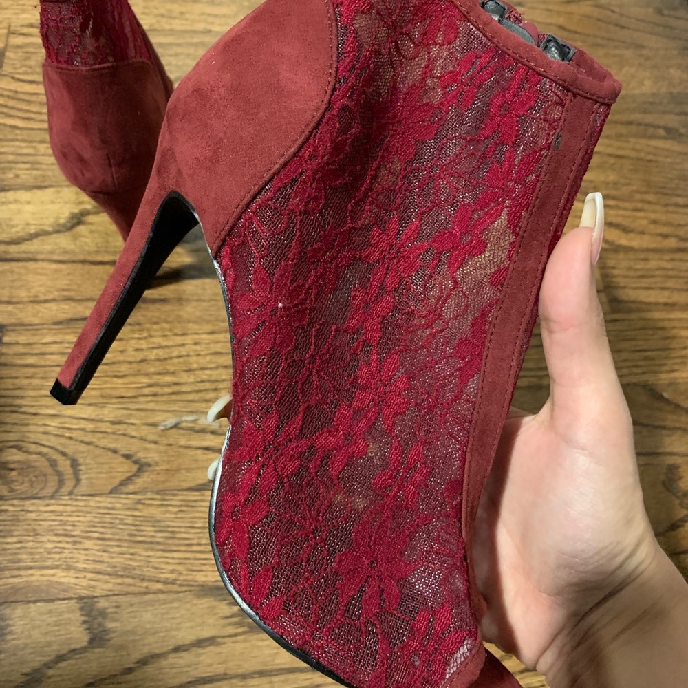 High-heels - Picture 3 of 3